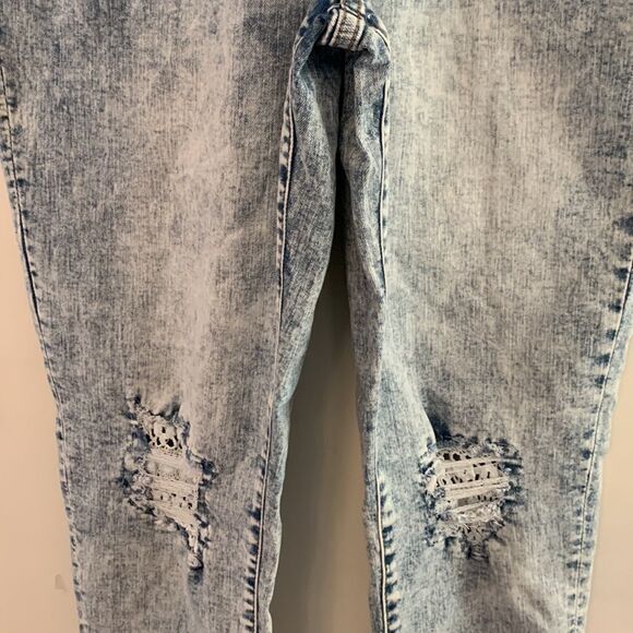 So denim distressed overalls Size 16 Kids NWT - Picture 3 of 12
